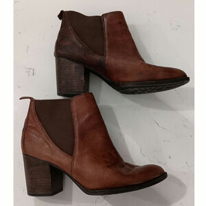 Softt Bryanne Chelsea ankle boot, leather size 8.5 women's pull on western,
